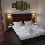 Und Restaurant Zum Deutschen Hause リュベナウ