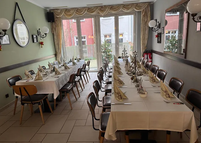 Und Restaurant Zum Deutschen Hause Hotell